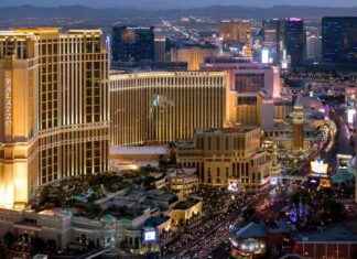 Apollo Joins S&P 500 Index in Historic Move apollo-joins-sp-500-ndex-in-historic-move