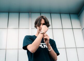 Where To Watch Las Vegas Raiders Vs Denver Broncos For Excitement?