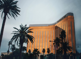 Mandalay Bay Resort & Casino Las Vegas Nevada: Discover Ultimate Luxury