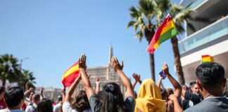 Las Vegas Community Comes Together to Celebrate Cultural Diversity The Las Vegas community unites to celebrate cultural diversity.